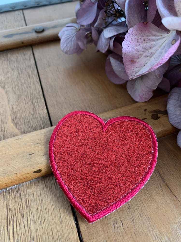 Barrette brodée Coeur rouge