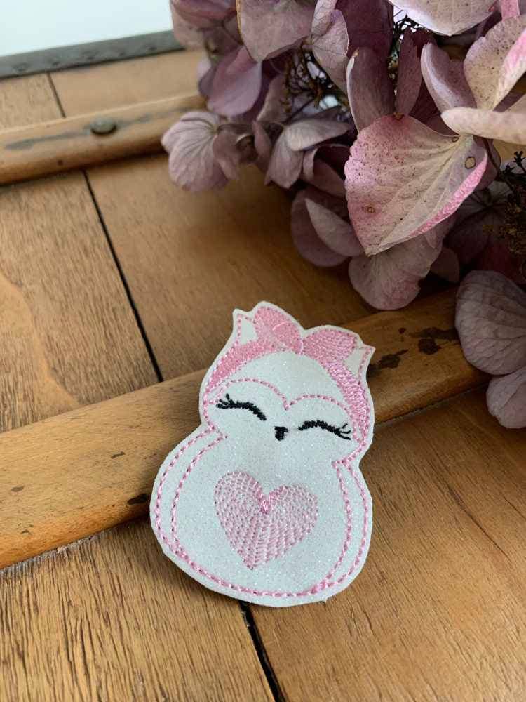 Barrette brodée Chouette rose