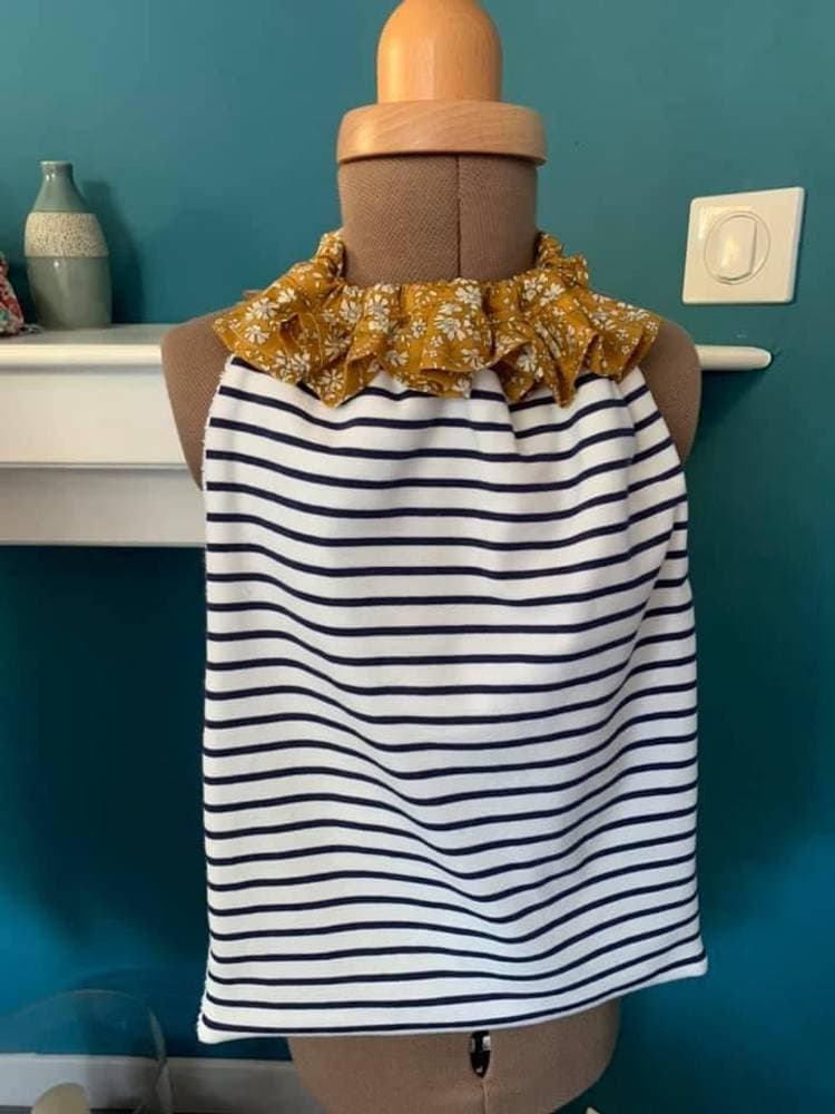 Bavoir géant marinière à personnaliser avec ou sans col volanté