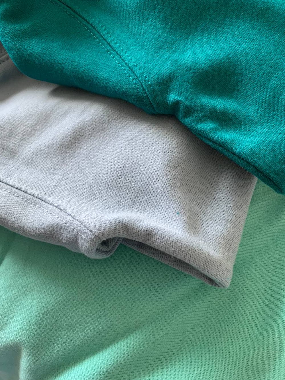 Sweat à capuche coloris au choix à personnaliser