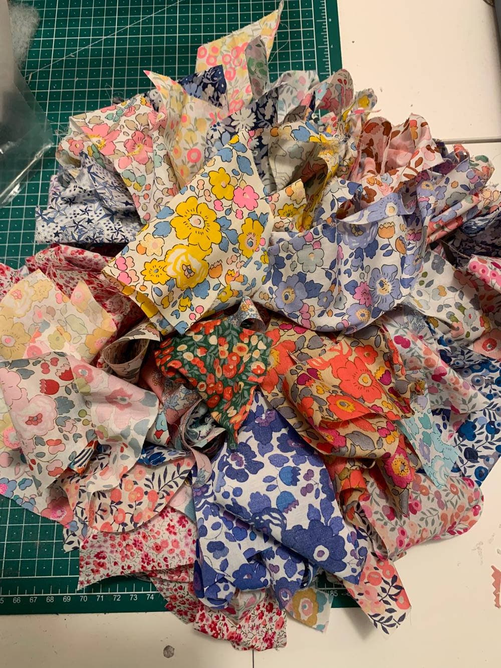 Lot de petites chutes de Liberty 100 gr