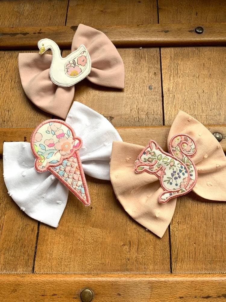 Barrette brodée ecureuil Liberty sur commande