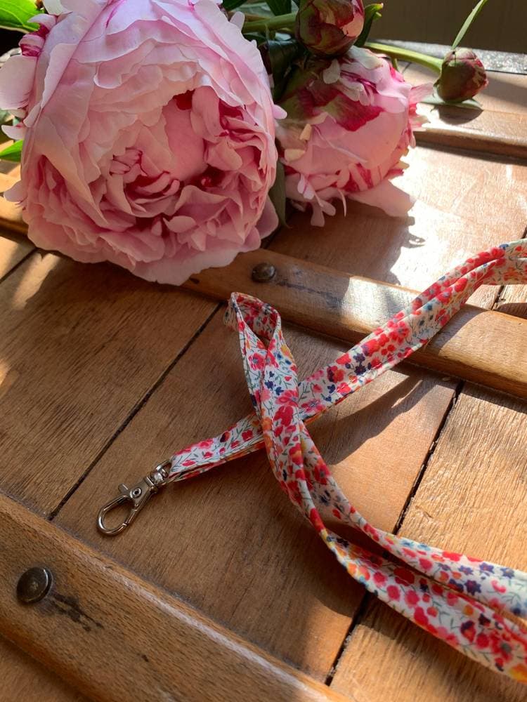 Tour de cou mousqueton Liberty au choix sur commande