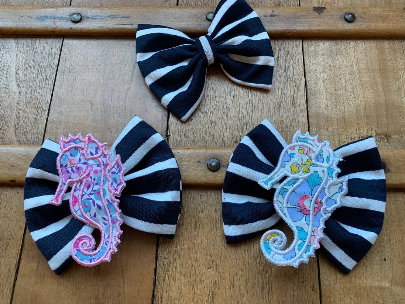 Barrette brodée hippocampe Liberty au choix sur commande