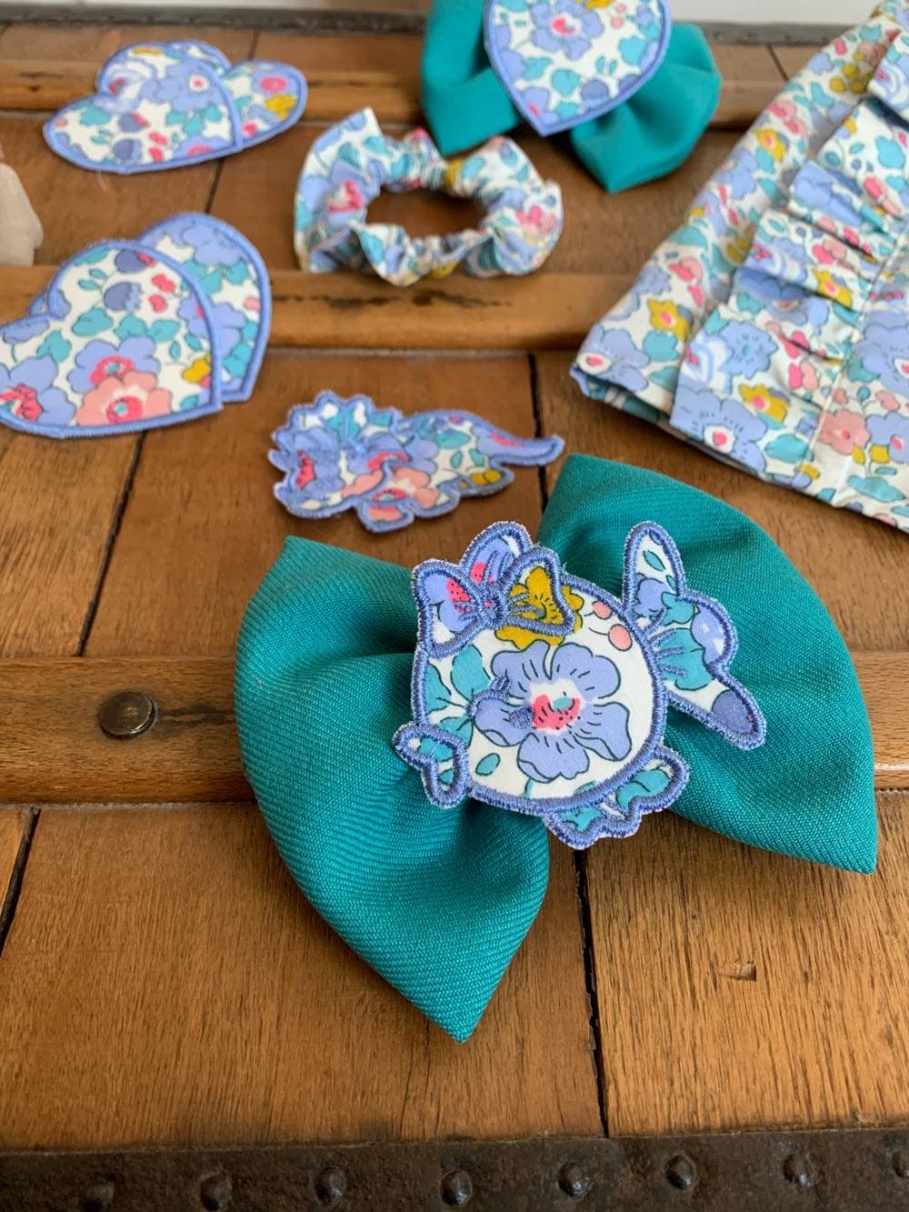 Barrette brodée Poisson Liberty au choix sur commande