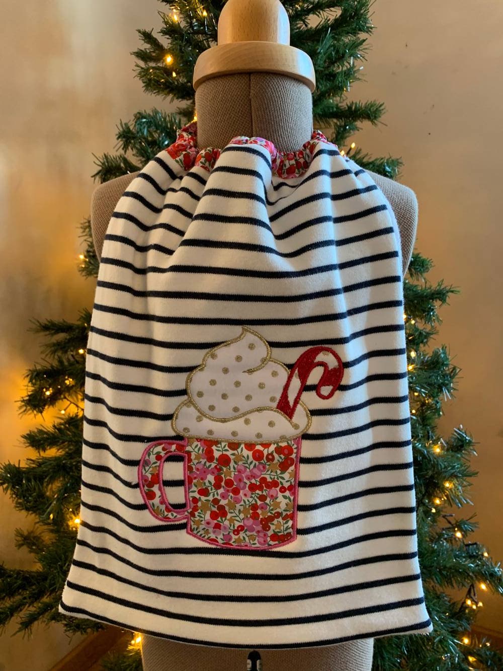 Bavoir géant marinière à personnaliser avec ou sans col volanté