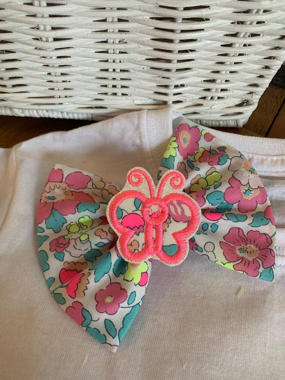 Barrette brodée Papillon enfantin