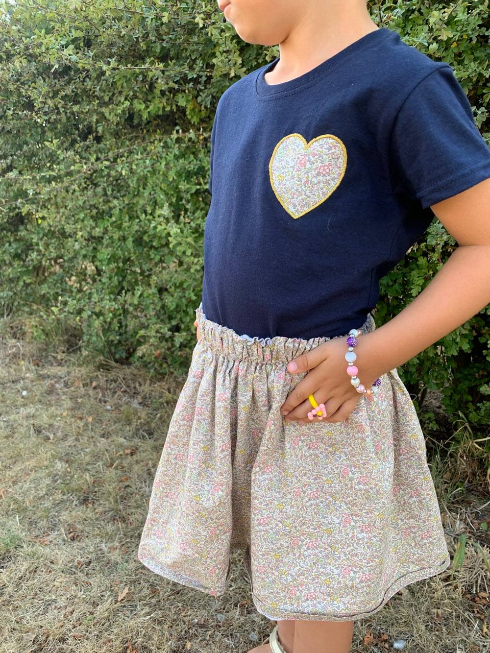 Tee-shirt (blanc, rose, marine) manches courtes coupe ceintrée à personnaliser