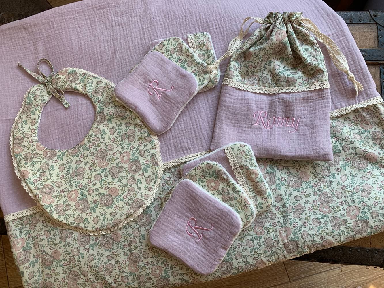 Set de 4 lingettes Liberty et brodées Liberty au choix sur commande