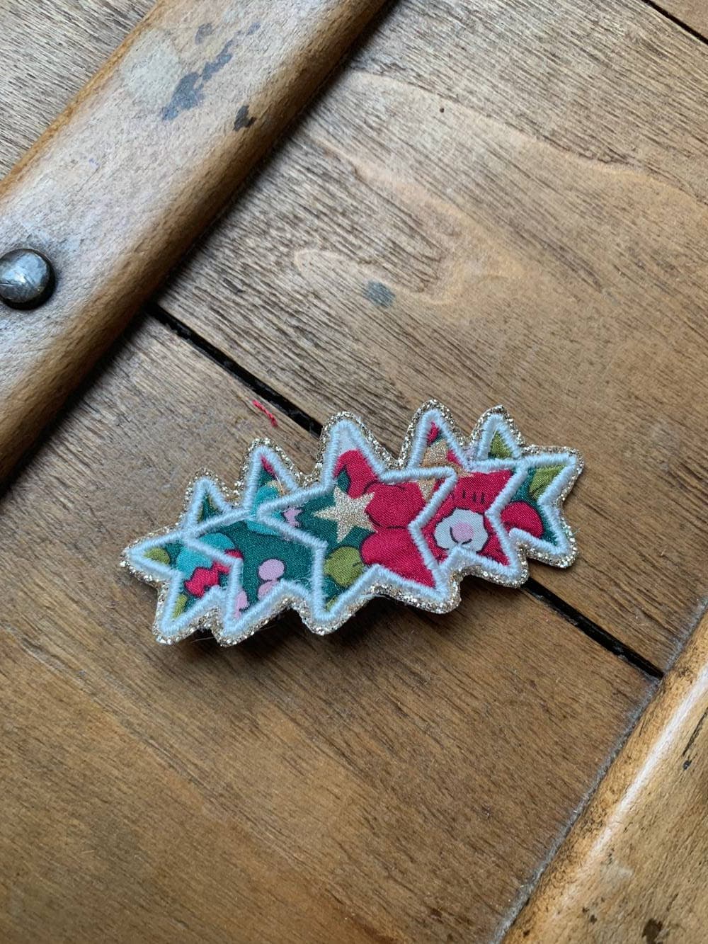 Barrette brodée Etoiles Liberty Betsy Stars petit modèle