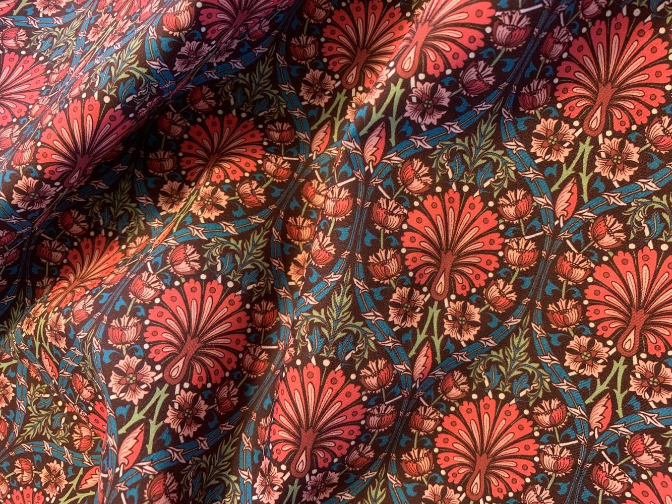 Liberty Peacock Place vendu par multiples de 10 x 137 cm