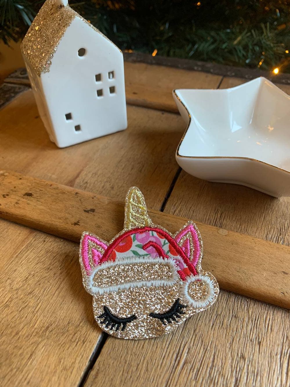 Barrette brodée Licorne de Noel Wiltshire stars rose
