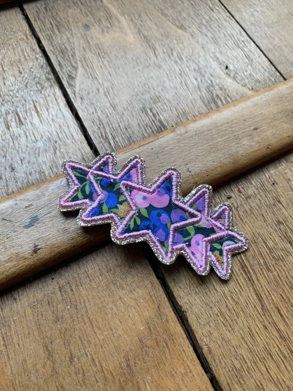 Barrette brodée Etoiles Liberty Wiltshire Stars violet petit modèle