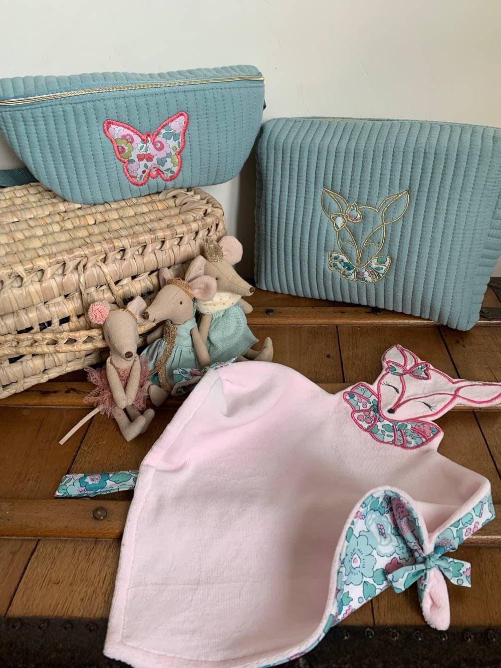 Doudou bichette velours rose liberty au choix