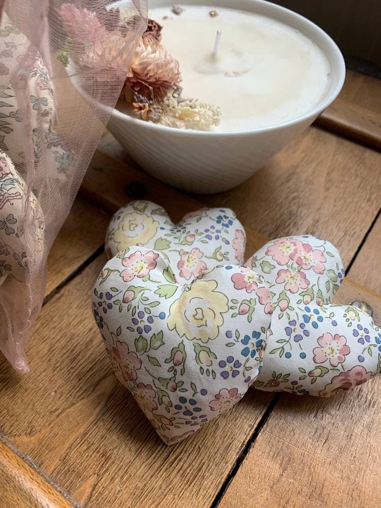 Lot de 3 petits coeurs parfumés à la cire Liberty au choix sur commande