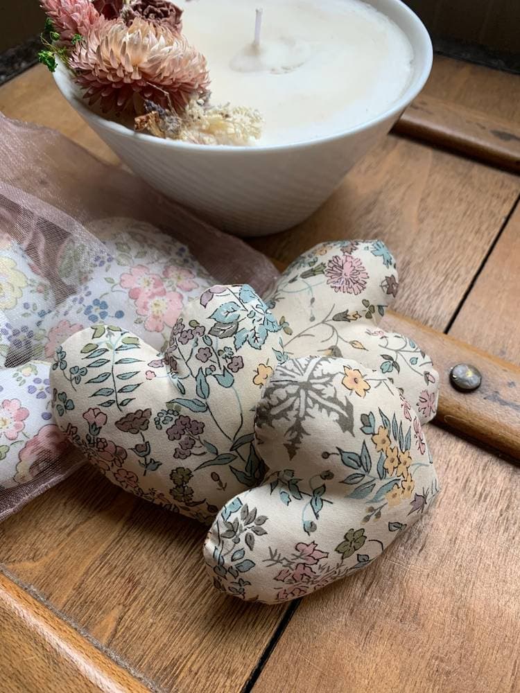Lot de 3 petits coeurs parfumés à la cire Liberty au choix sur commande