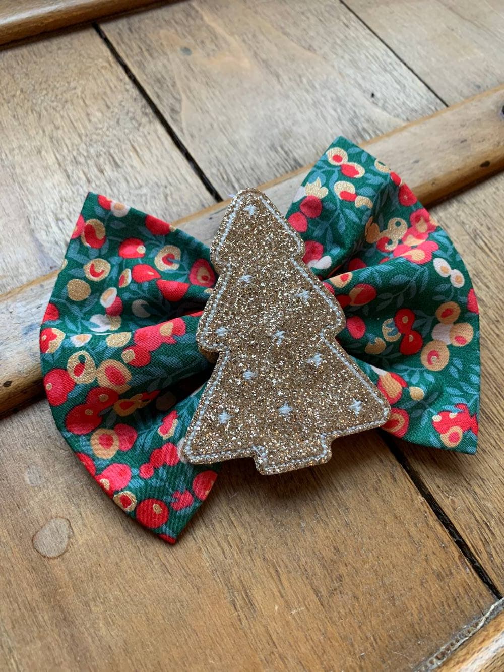 Barrette brodée Sapin