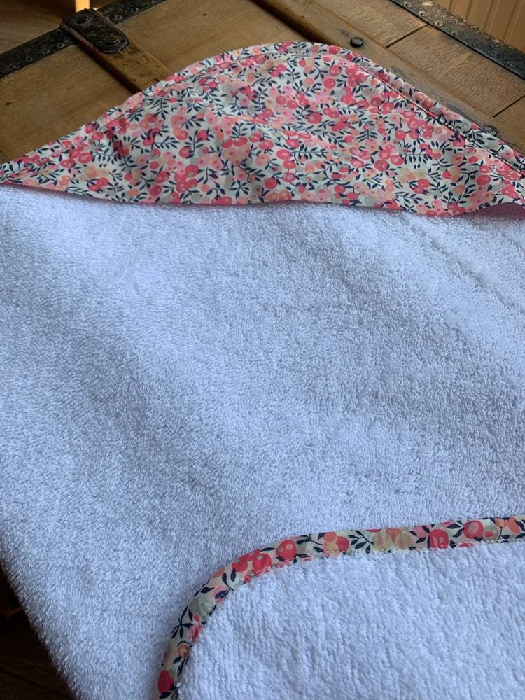 Cape de bain capuche en Liberty sur commande